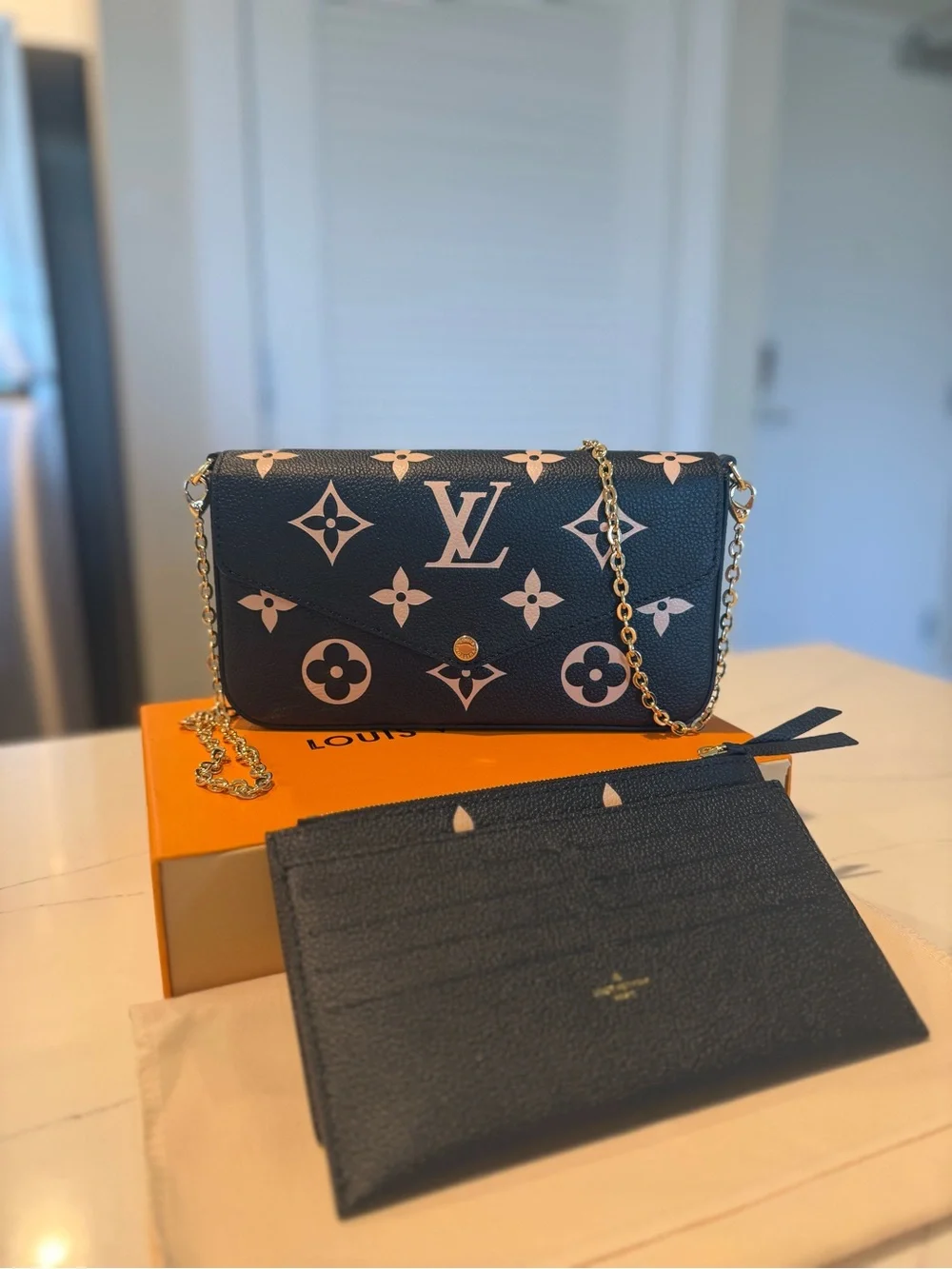 Louis Vuitton Pochette Félicie Black Monogram - Great condition